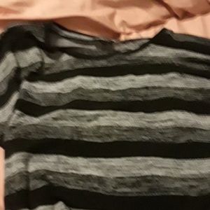Cute top black and grey size 2x